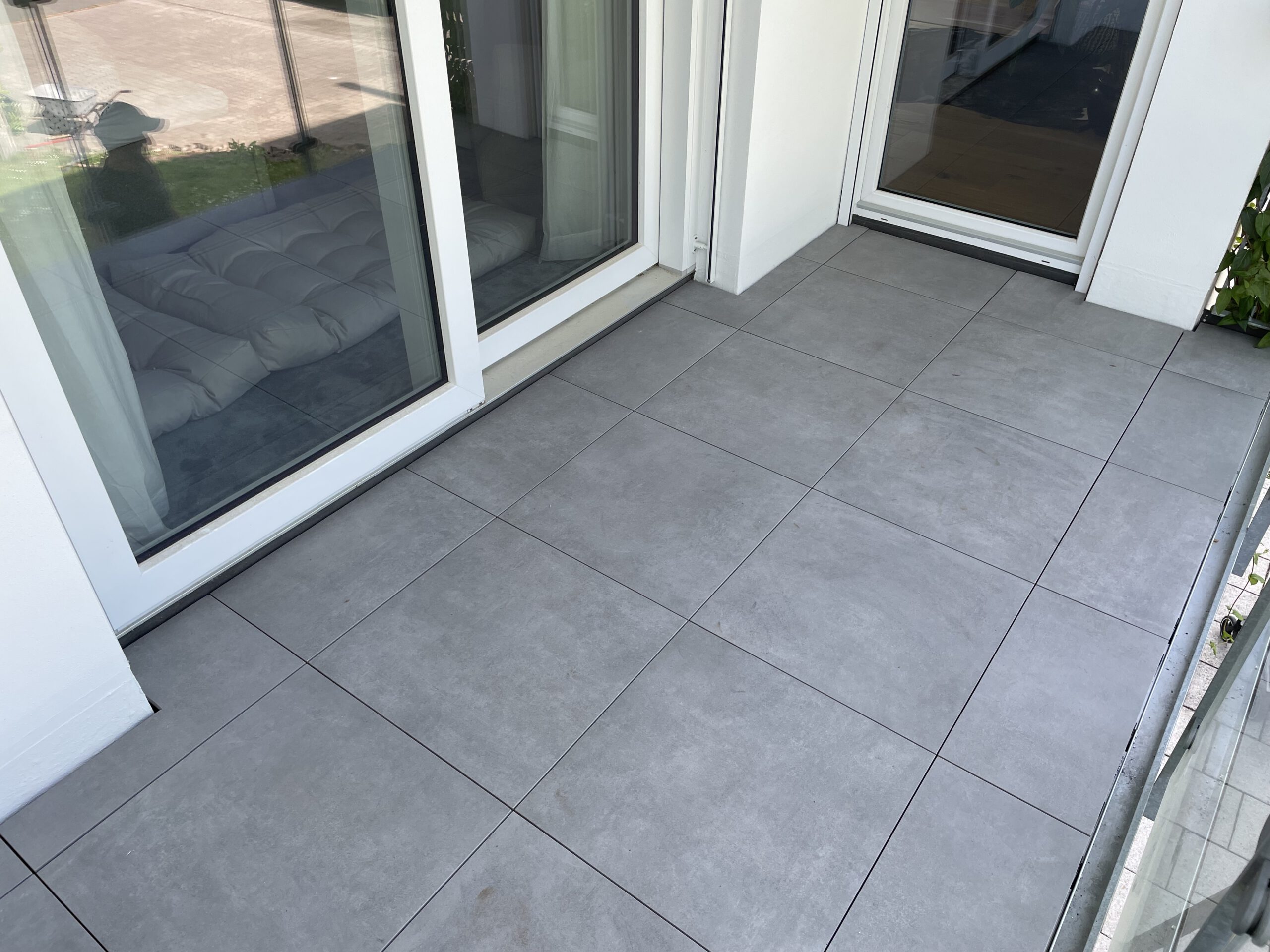 Gefliester Terrassenbereich